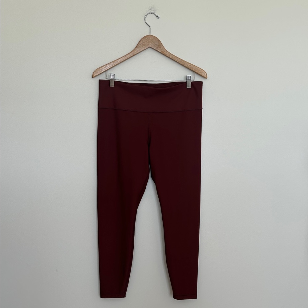 Women’s Athleta Interval Tight Cherrywood Size XL EUC